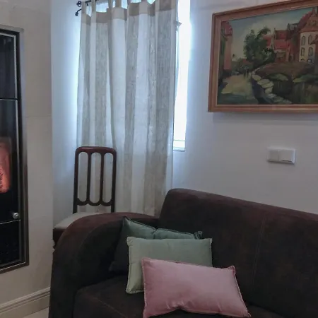 Apartment Living-in-history: Heidi Braun